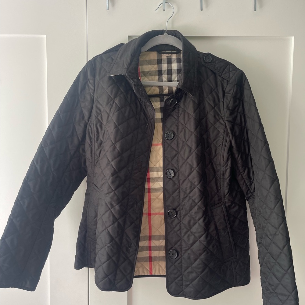 Burberry jacket diamond pleated